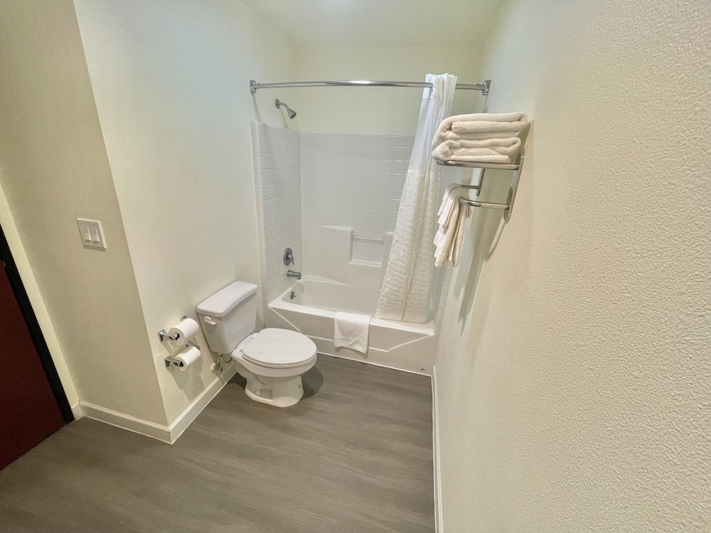 FairBridge Inn and Suites Cuero (ex Cuero s Copper Inn) 20/23