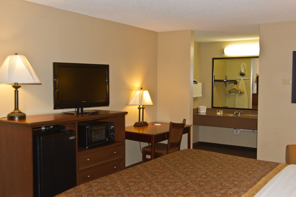 Greenstay Hotel and Suites St James 40/62