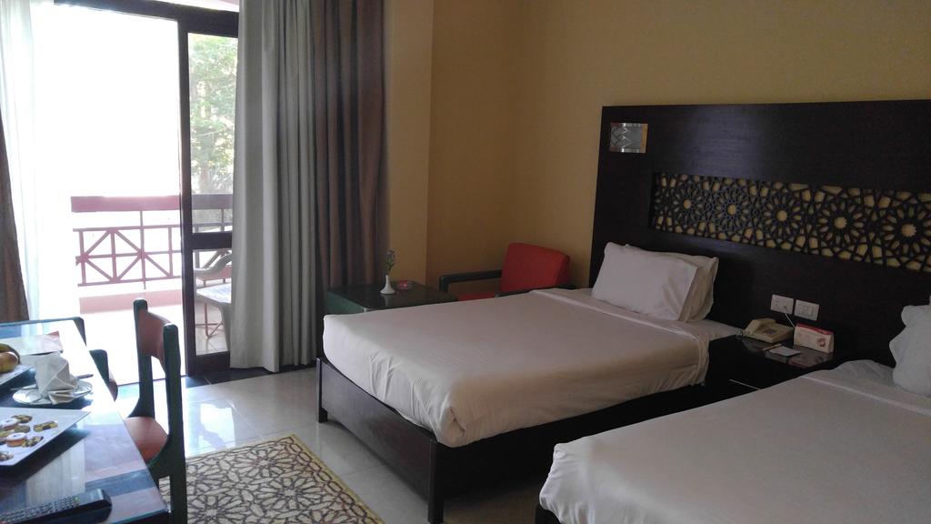 غرفة مزدوجة بإطلالة على الحديقة، Pyramisa Island Hotel Aswan 3/4