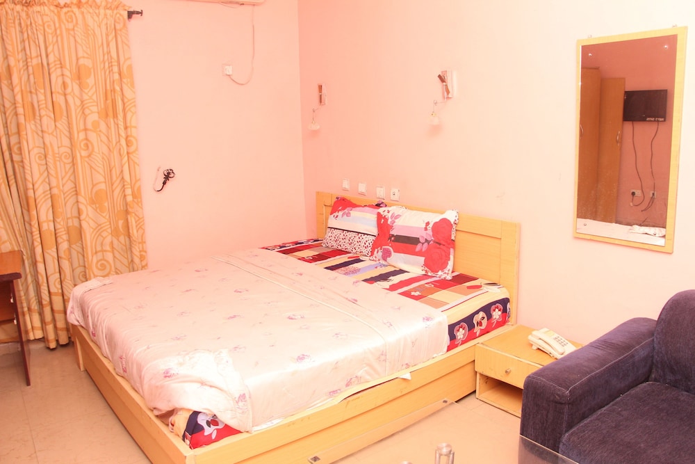 Dubys Suites Dutse 6/12