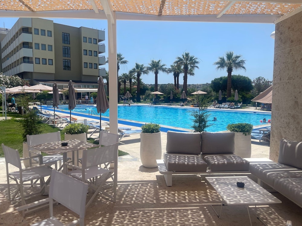 Babaylon Hotel 12/36