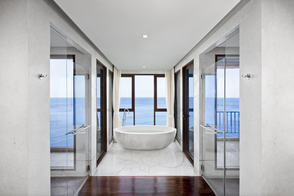 Paresa Resort Phuket 24/90