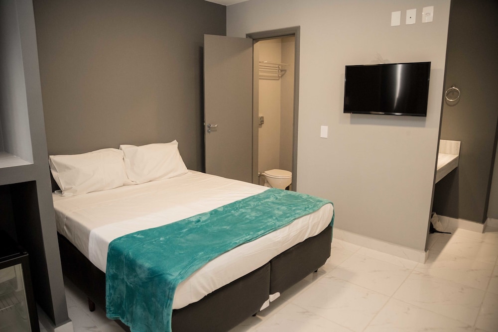 PREMIUM, SUITE, POOL VIEW