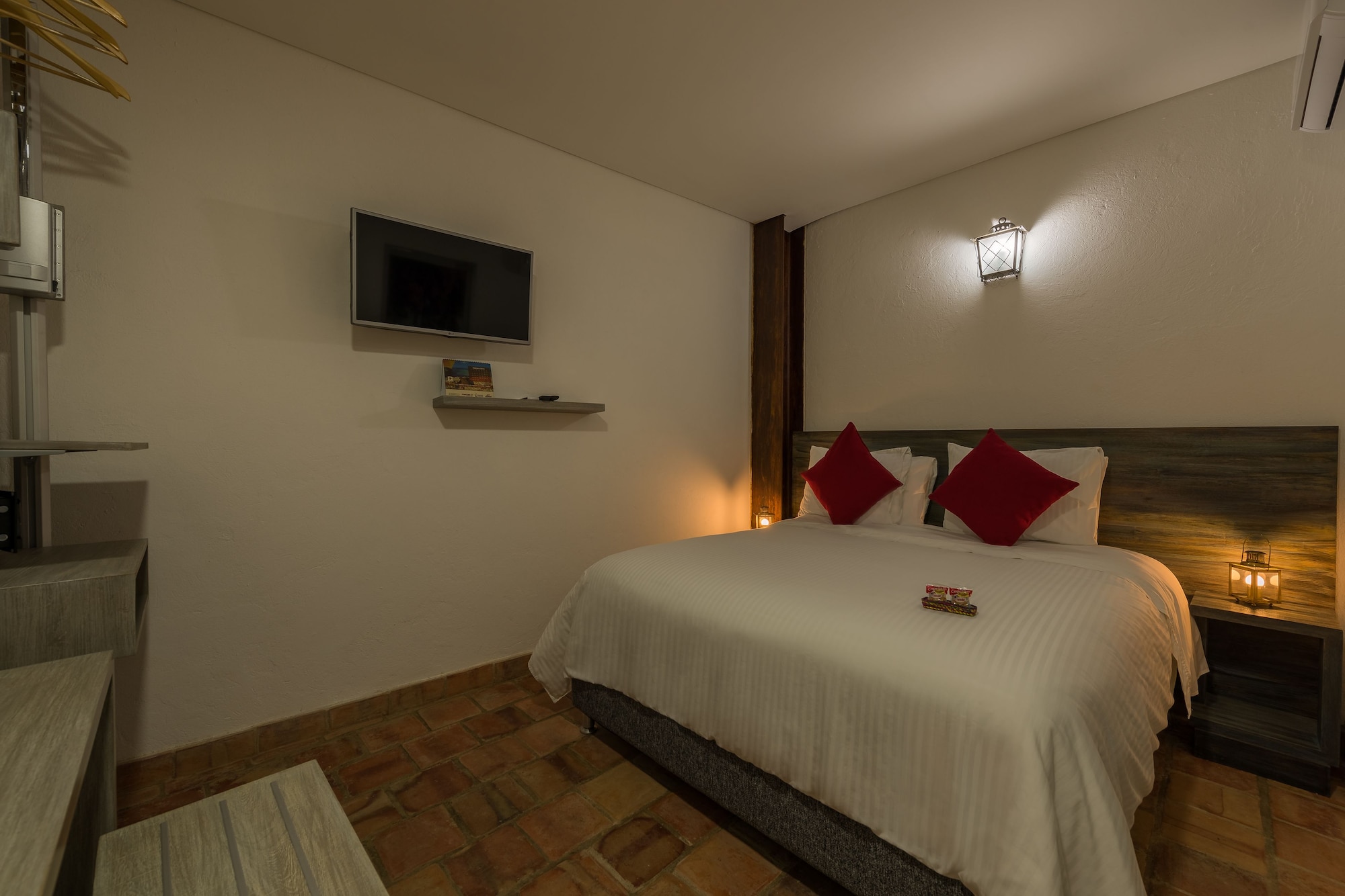 ECONOMY, DOUBLE BED