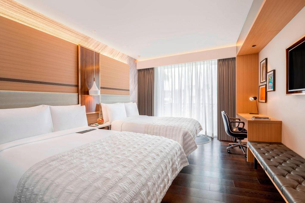 Guest Room, Classic, 2 Queen Beds, Pool View, Balcony