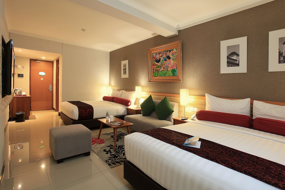 Ivory Hotel (ex Ivory by Ayola Hotel) 11/47