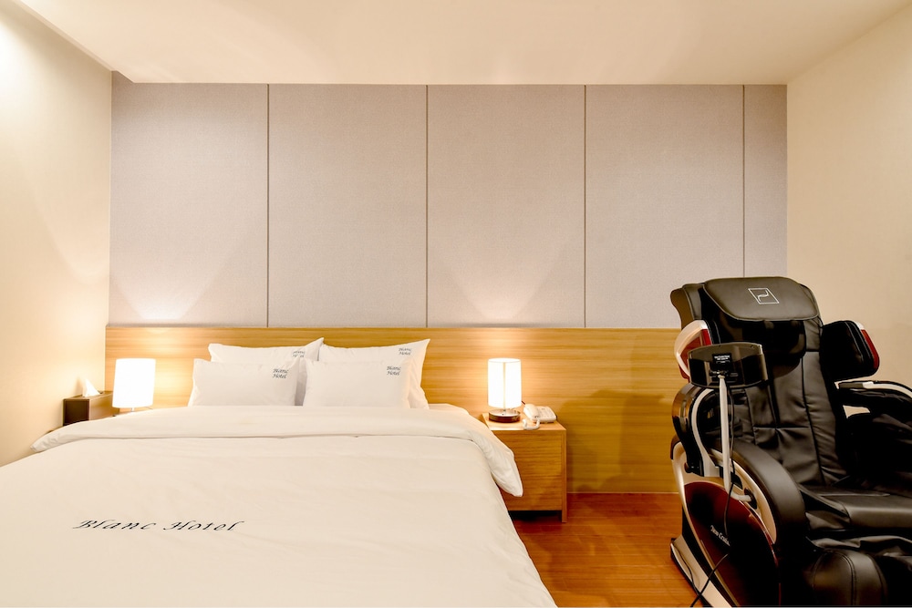 Blanc Business Hotel 25/50