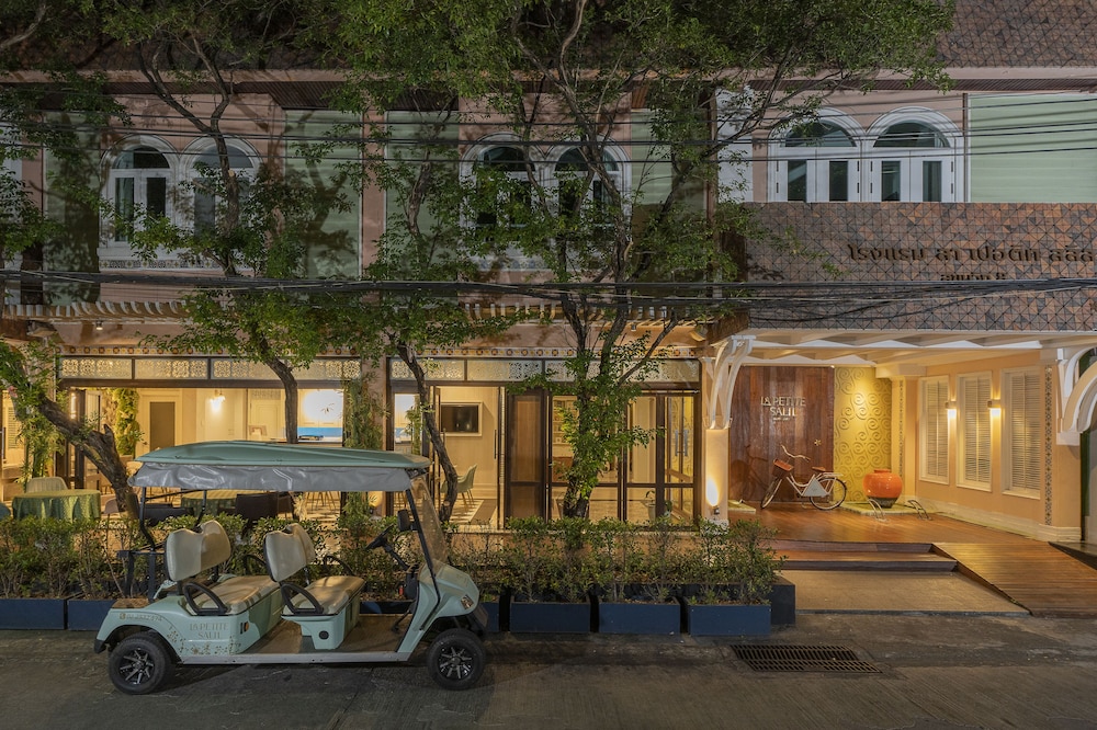 La Petite Salil Sukhumvit 8 42/48