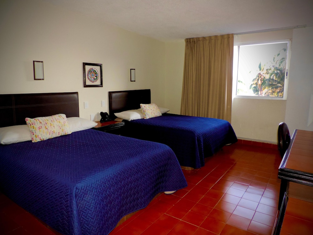 2 Bedrooms, Family Suite, 4 Double Beds