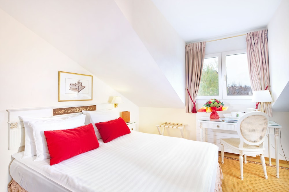 Room at Des Horlogers Hotel, Plan-les-Ouates