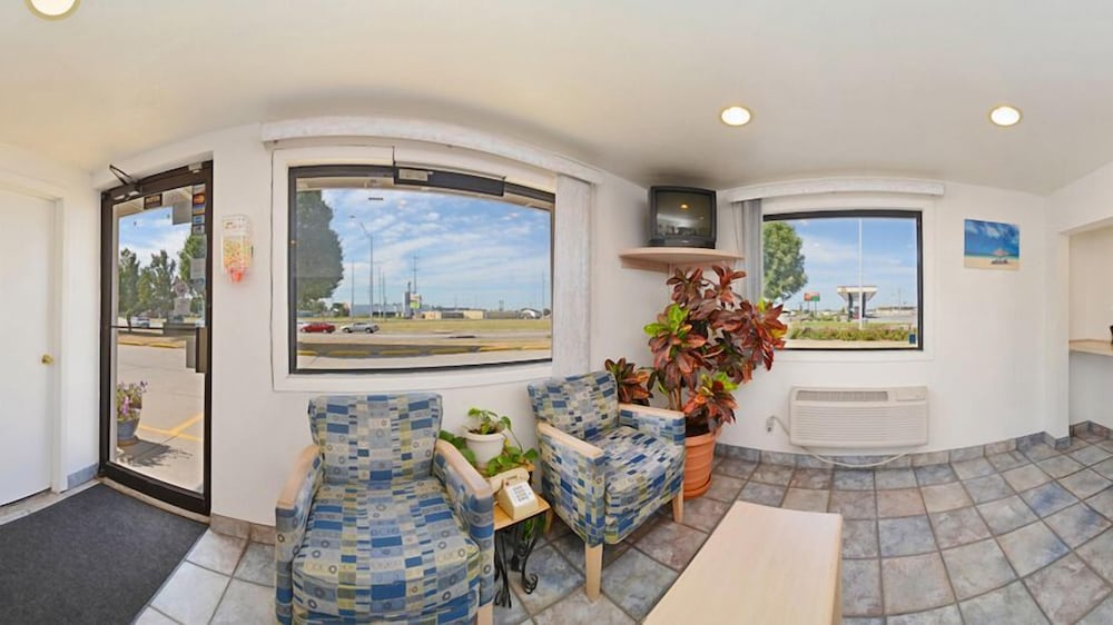 Americas Best Value Inn Lincoln 22/34