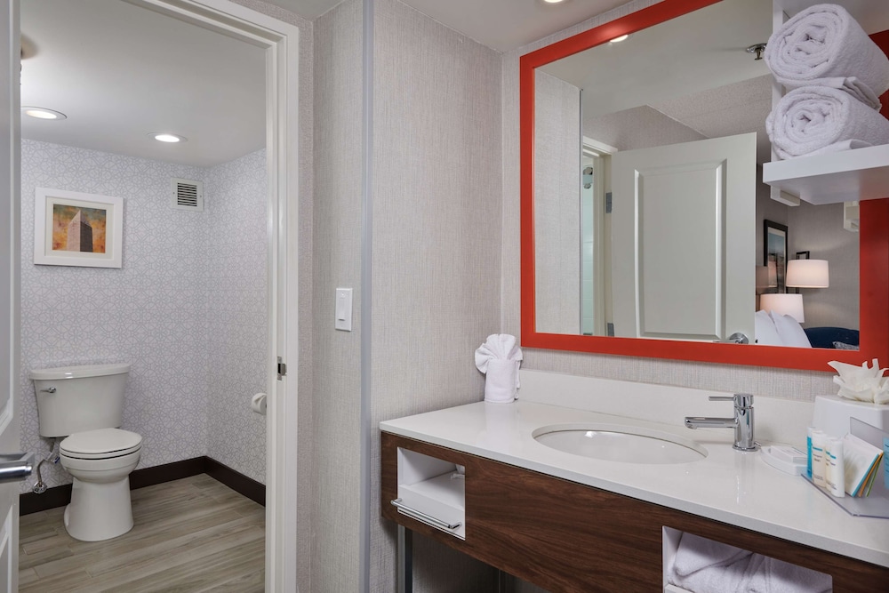 Hampton Inn Fairfax City 17/40
