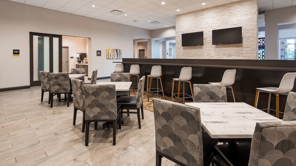 Best Western Plus Cranberry-Pittsburgh North 39/52