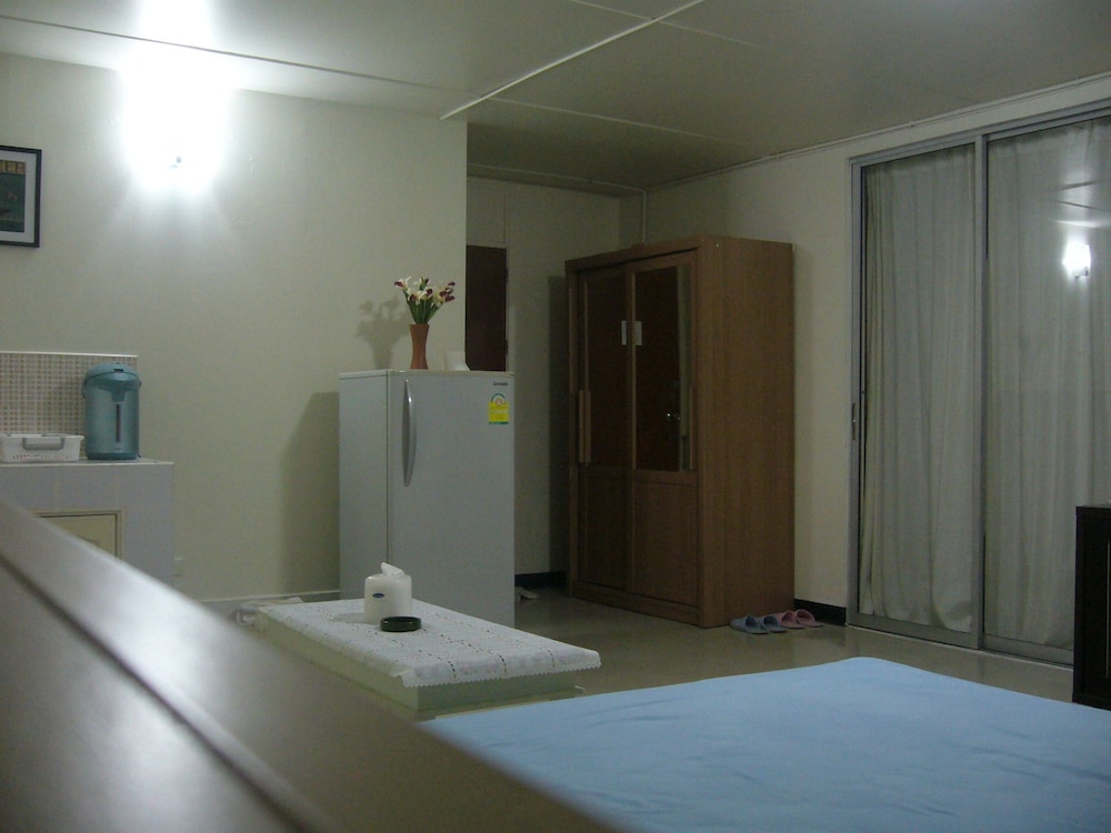 Impact Muang Thong Thani Service Condo 16/28