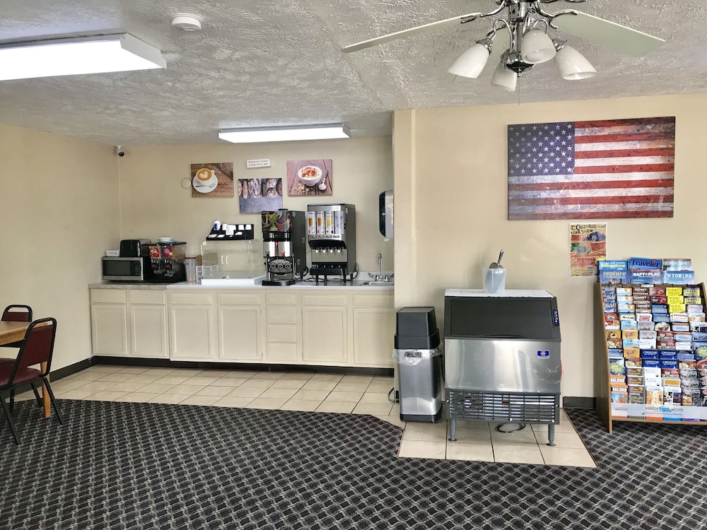Economy Inn 9/45