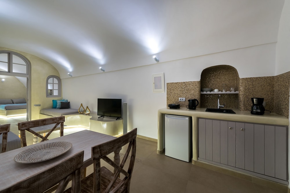 Nefeli Homes 25/50