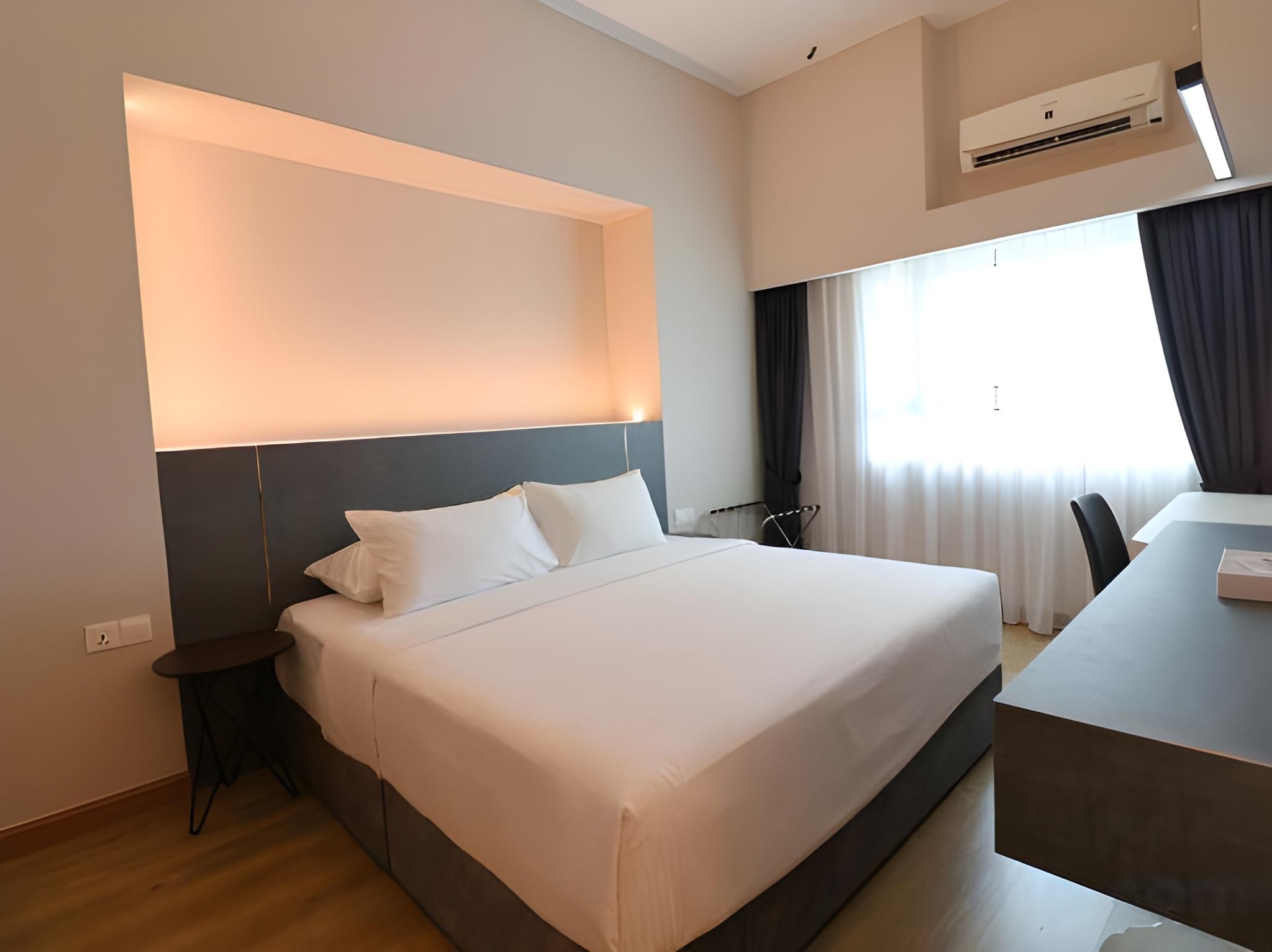 Renovated, 2 Bedrooms, Crown, Deluxe
