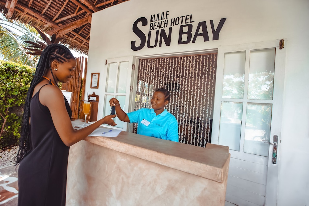 AHG Sun Bay Mlilile Beach Hotel 17/75