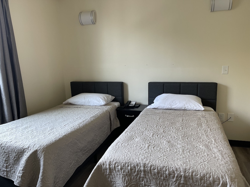 Economy, Twin Beds
