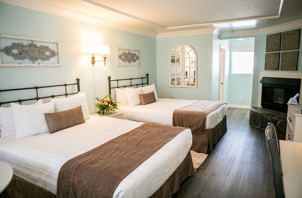 Sea Otter Inn 20/63