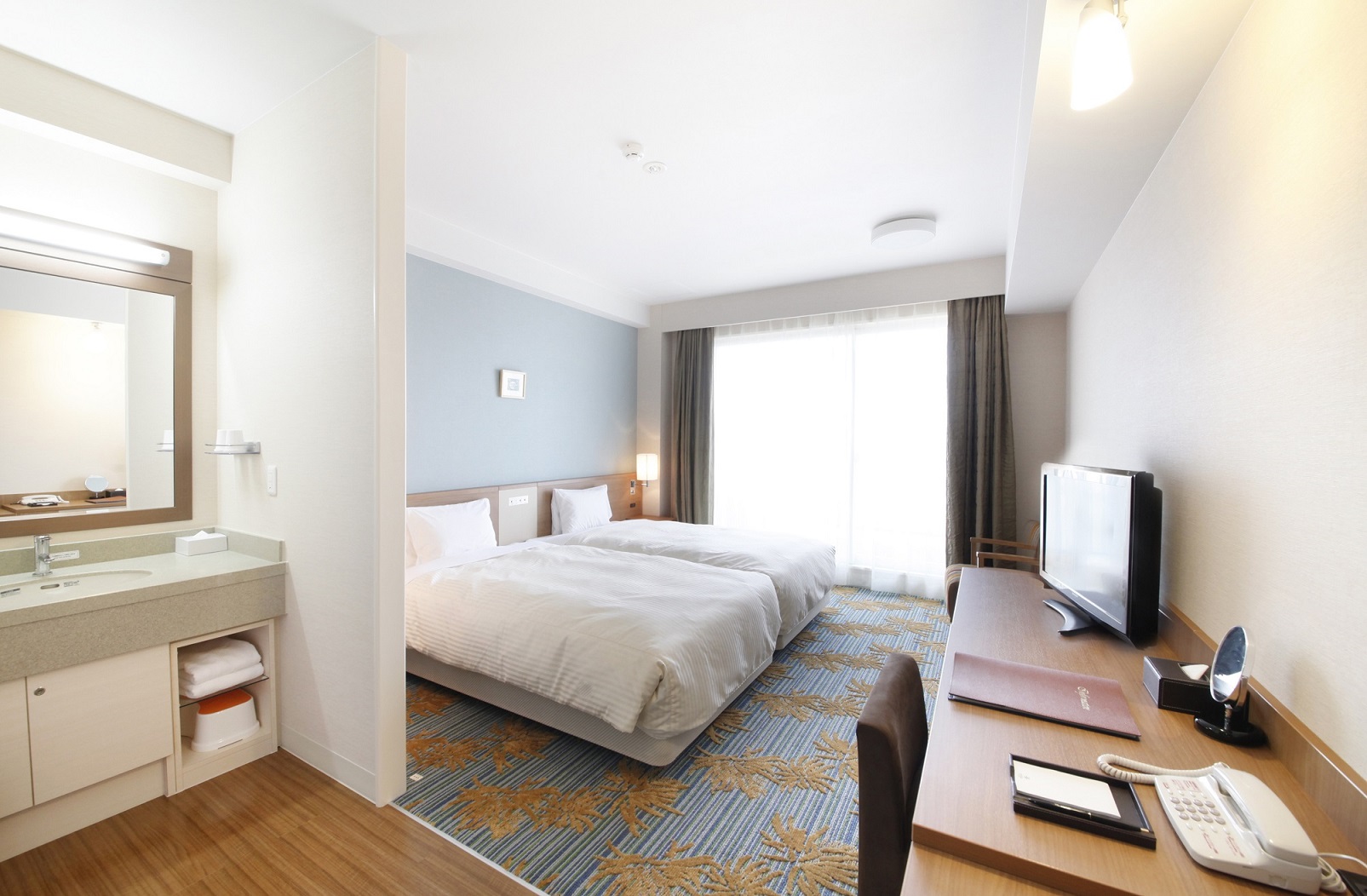 Run of House, Twin Beds