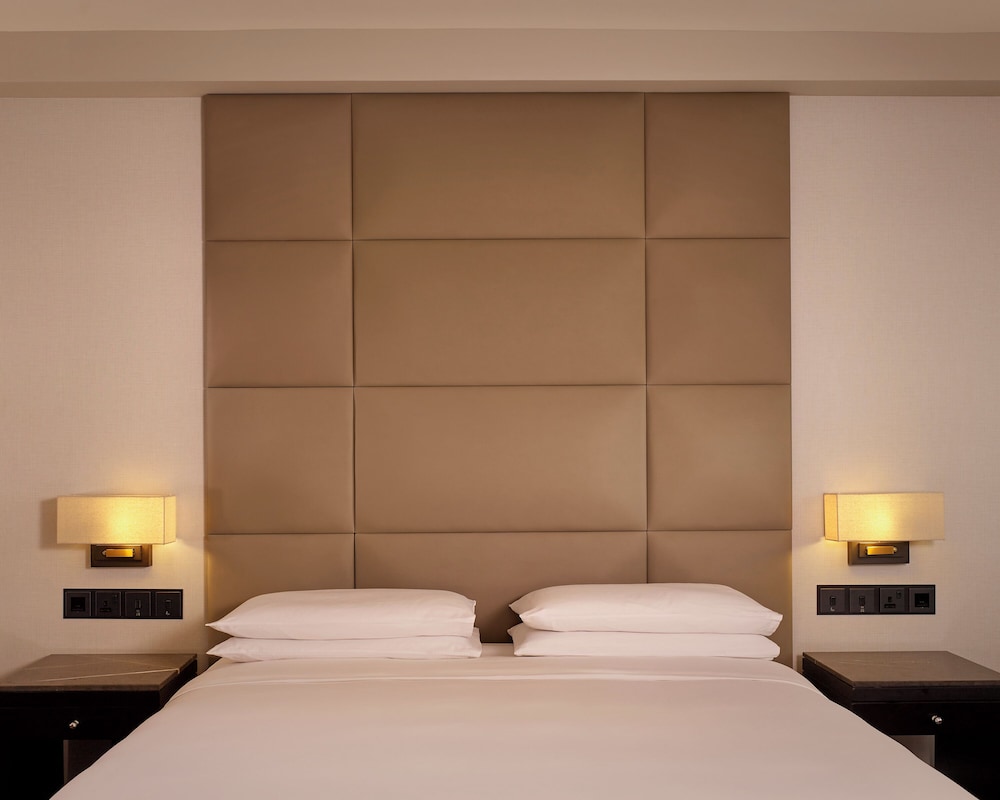 Hyatt Regency Al Kout Mall 27/70