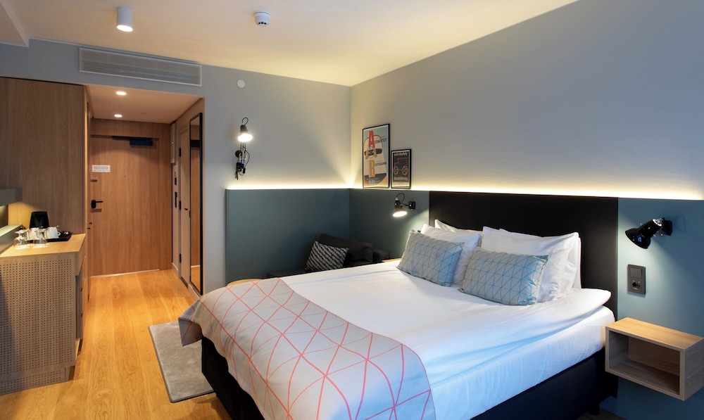 Holiday Inn Helsinki Expo Ex Holiday Inn Helsinki Exhibition Convention Centre 27/72