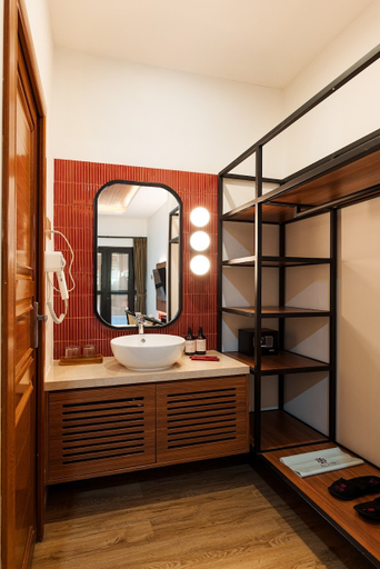 Deluxe, Twin Beds, Pool Access