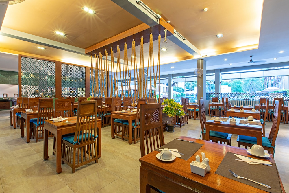 Rawai Palm Beach Resort 45/63