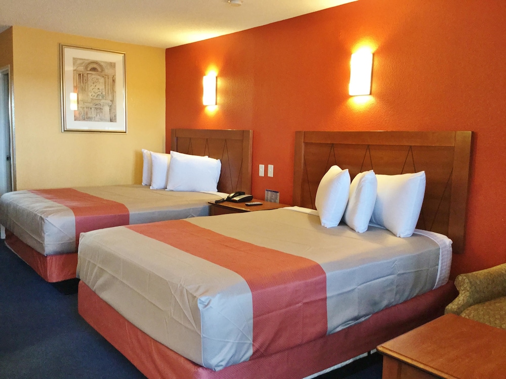 Americas Best Value Inn & Suites Little Rock at Scott Hamilton Dr 6/20