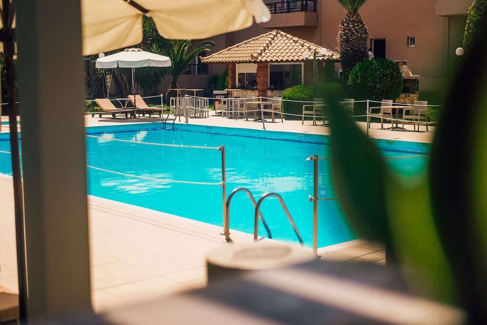 Apollo Resort Art 48/50