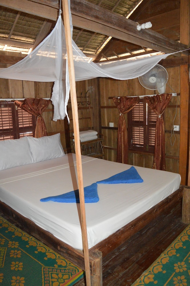 Palm Beach Bungalow Resort 30/66