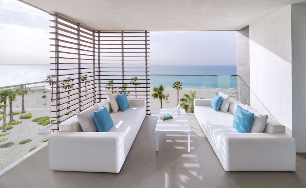 Nikki Beach Resort and Spa Dubai 50/81