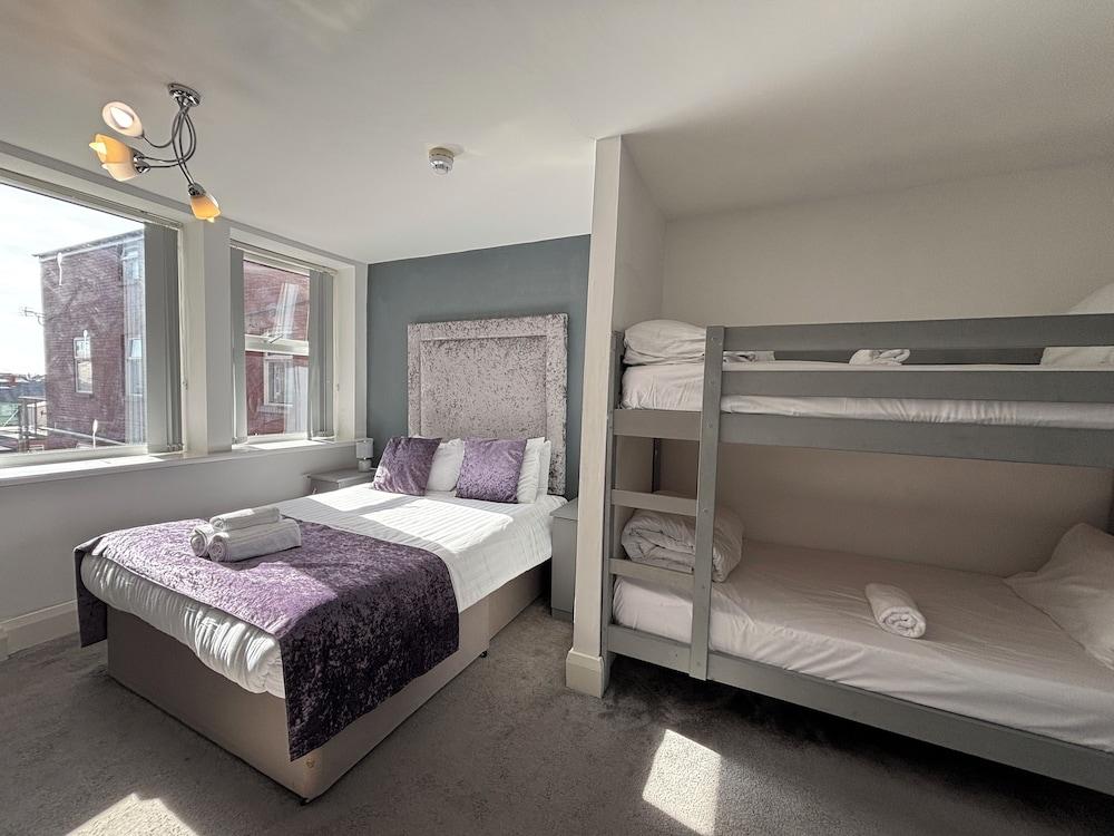 Premier, Quadruple, Multiple Beds, Sea View
