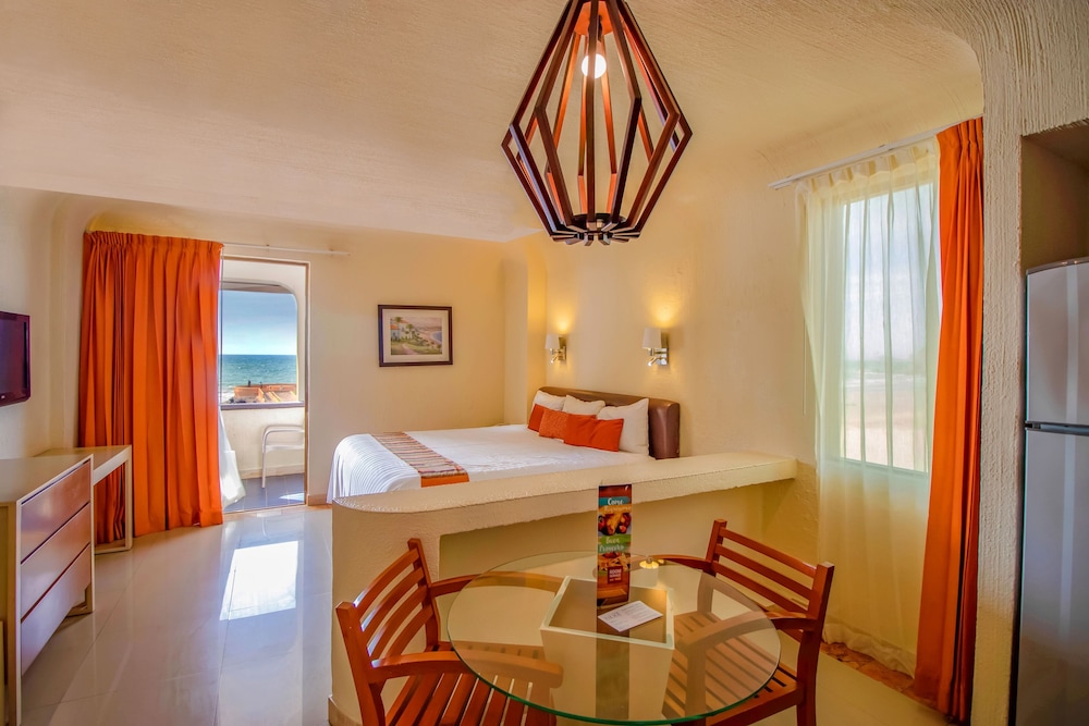 Luna Palace Hotel and Suites 32/65