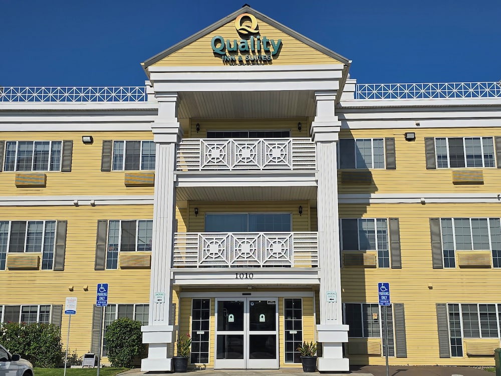 Quality Inn & Suites Tulare CA 2/50