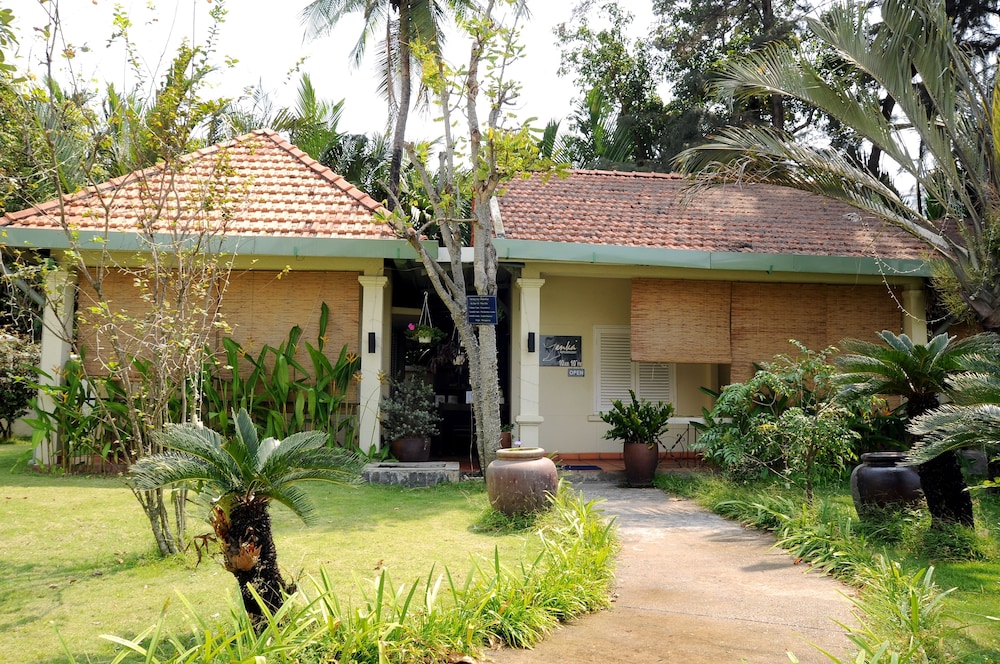 Riverside Serviced Apartments 64/72