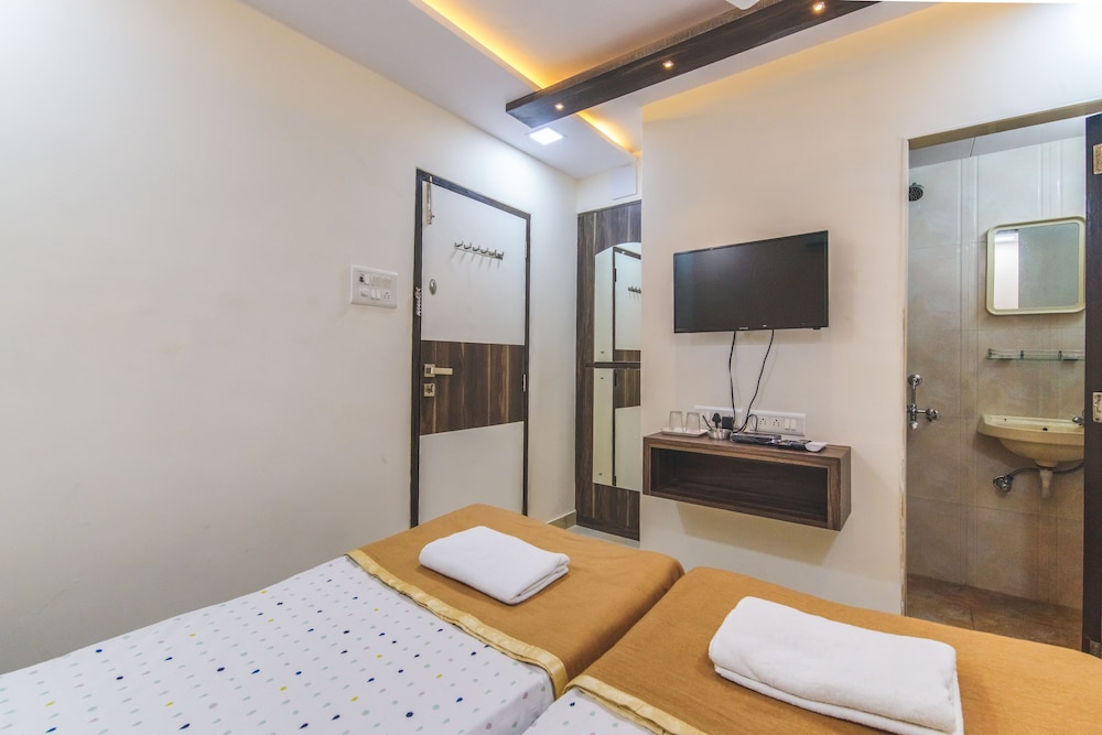 Hotel Nest Inn Malad 23/44