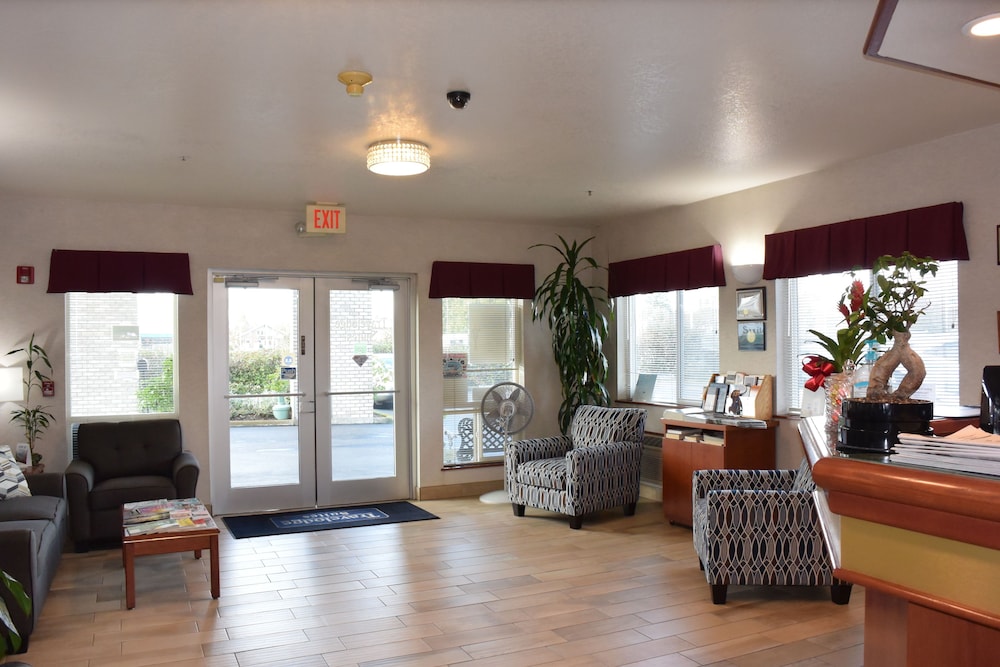 Travelodge Suites By Wyndham Newberg 43/60