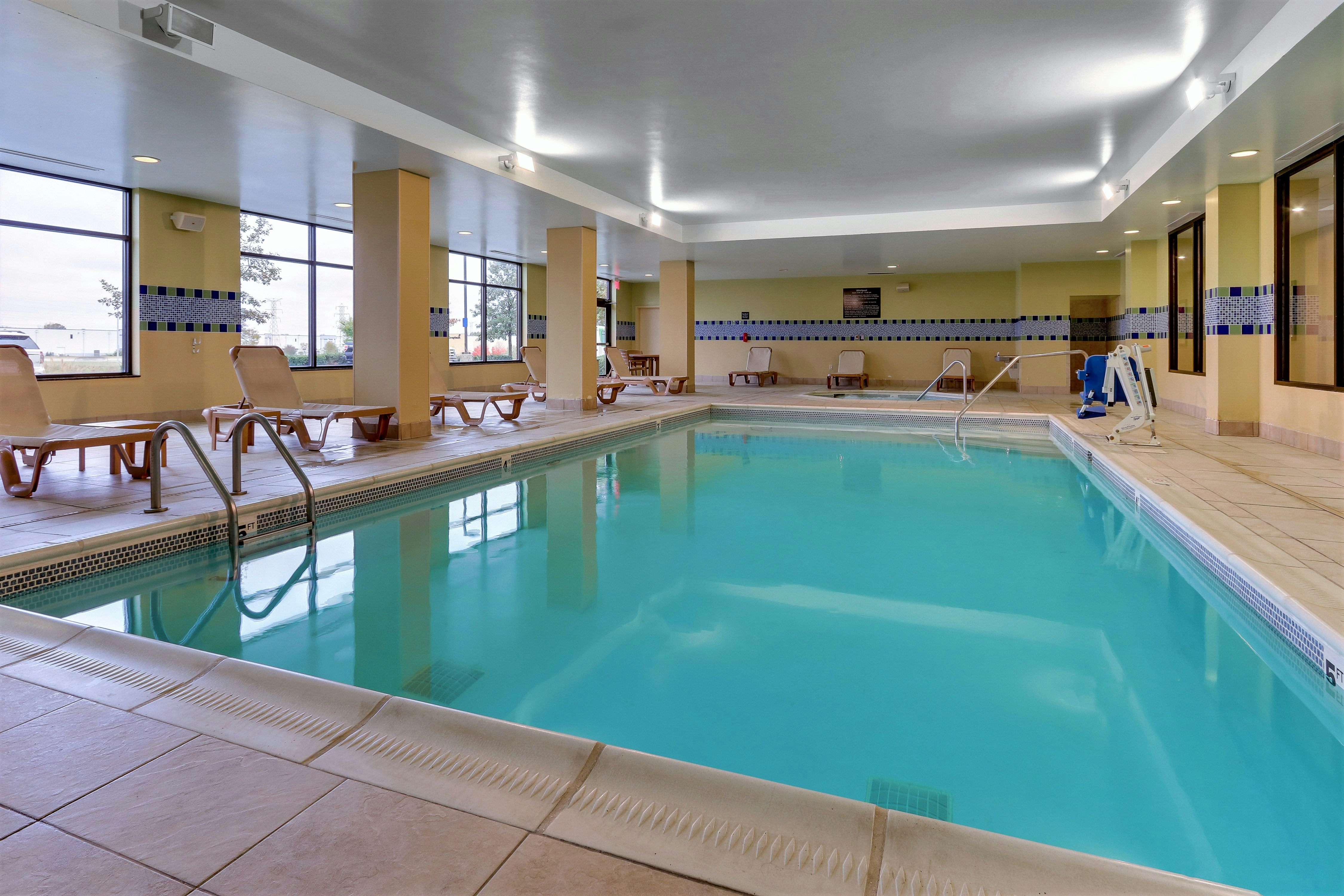Hampton Inn Suites Indianapolis Airport 26/39
