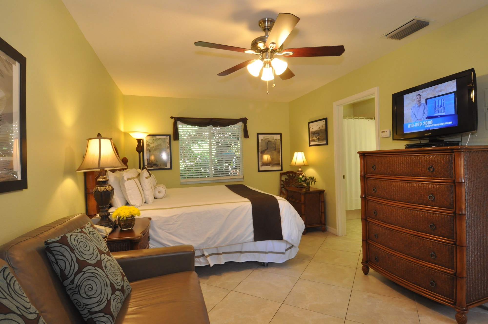 Design, Efficiency, Deluxe, Queen Bed, Kitchen