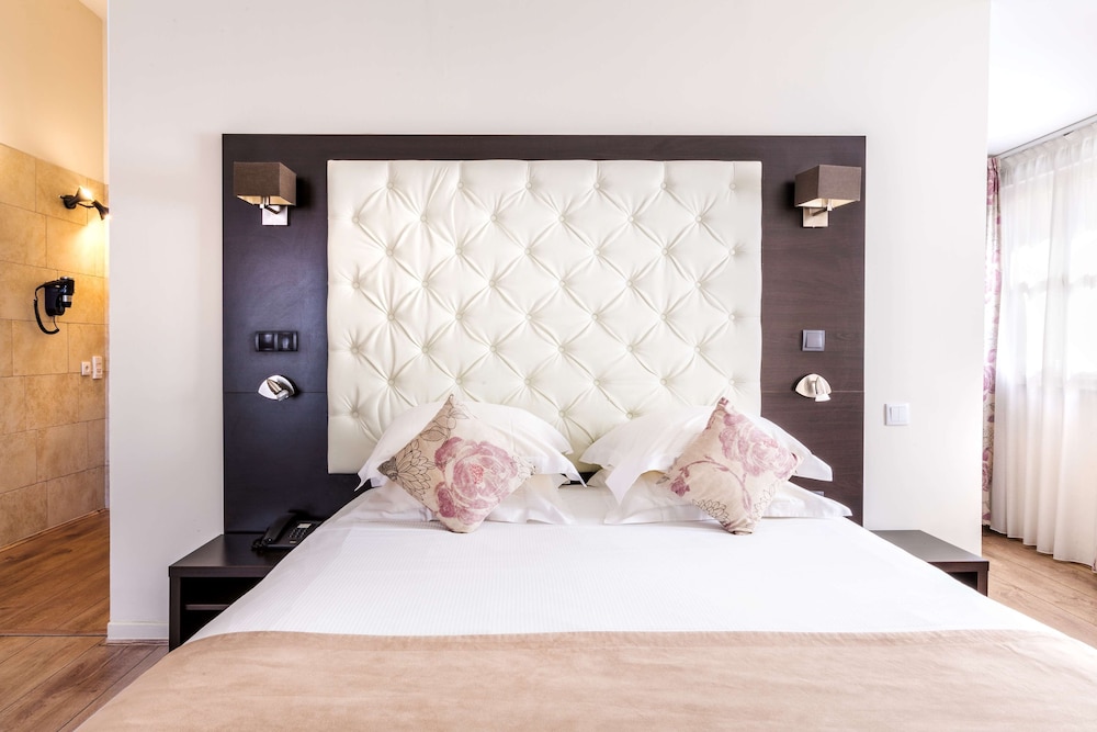 Best Western Le Marquis de La Baume 9/40