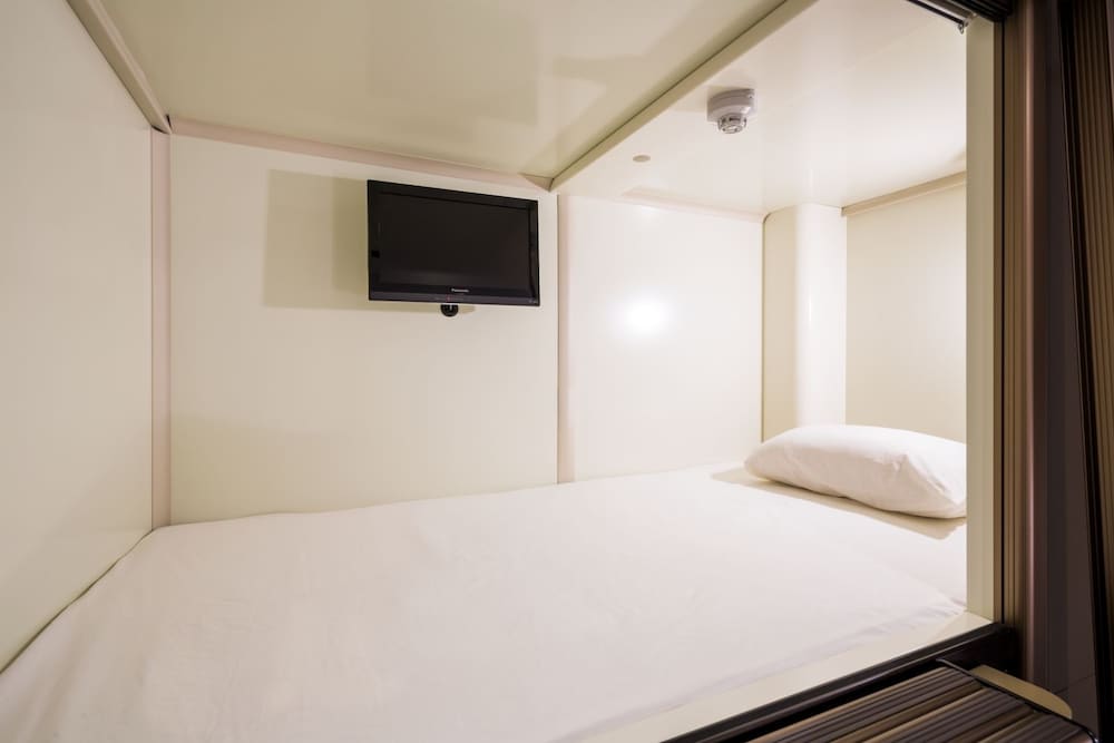 Private, Single Bed, Ladies Floor