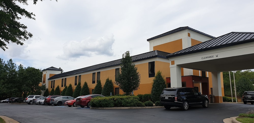 Quality Inn Richmond Airport 1/37