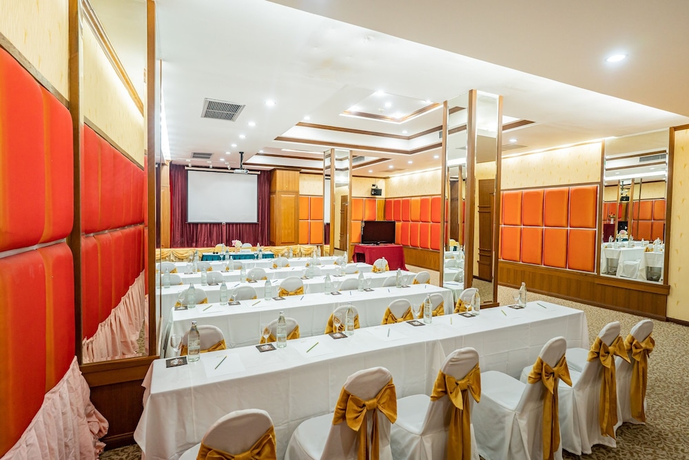 Sirin Hotel & Resident 43/50