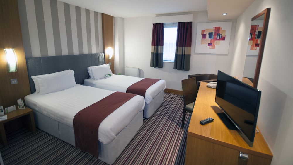 HOLIDAY INN MANCHESTER-CENTRAL PARK 12/73