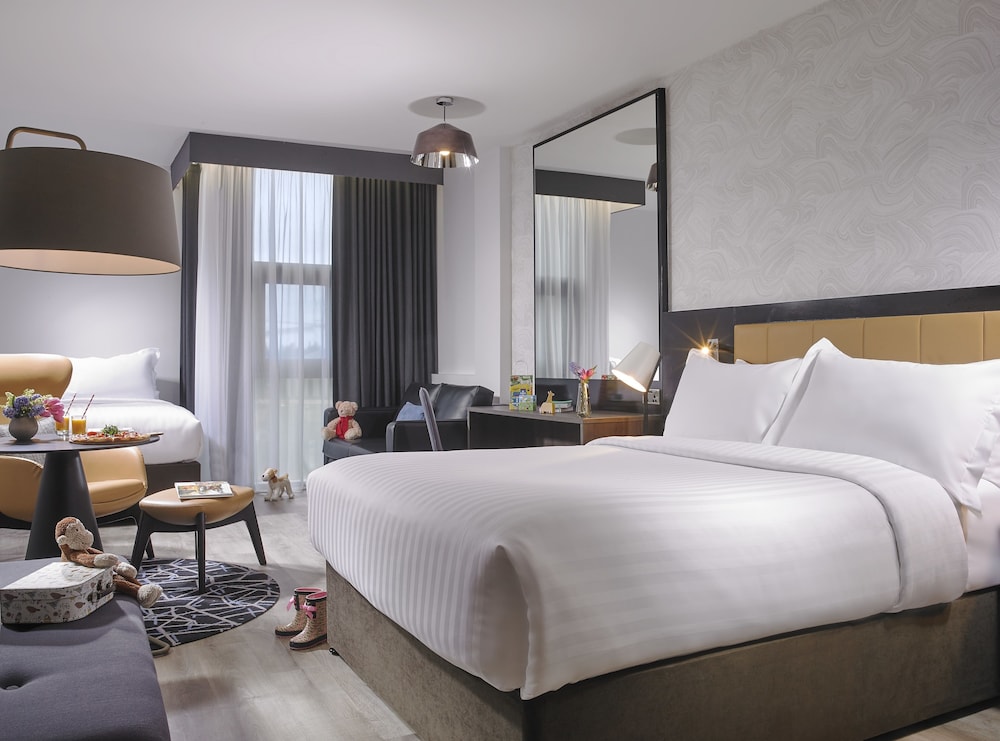 Clayton Hotel Dublin Airport Central 22/72