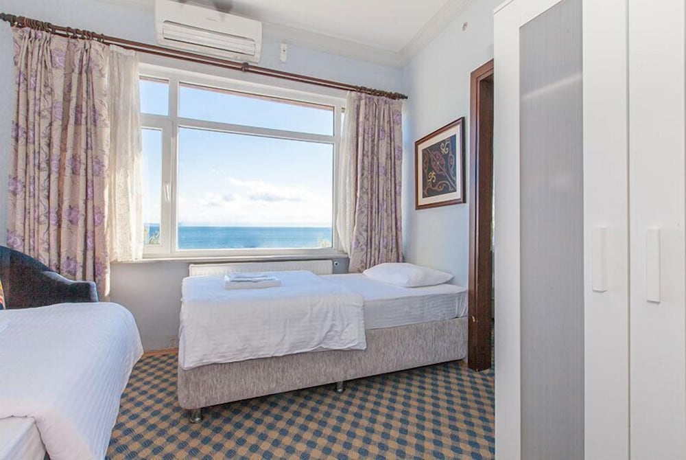 Hotel Sufi 12/16