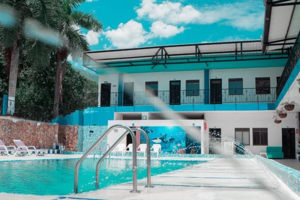 Hotel Villa Alicia 38/50