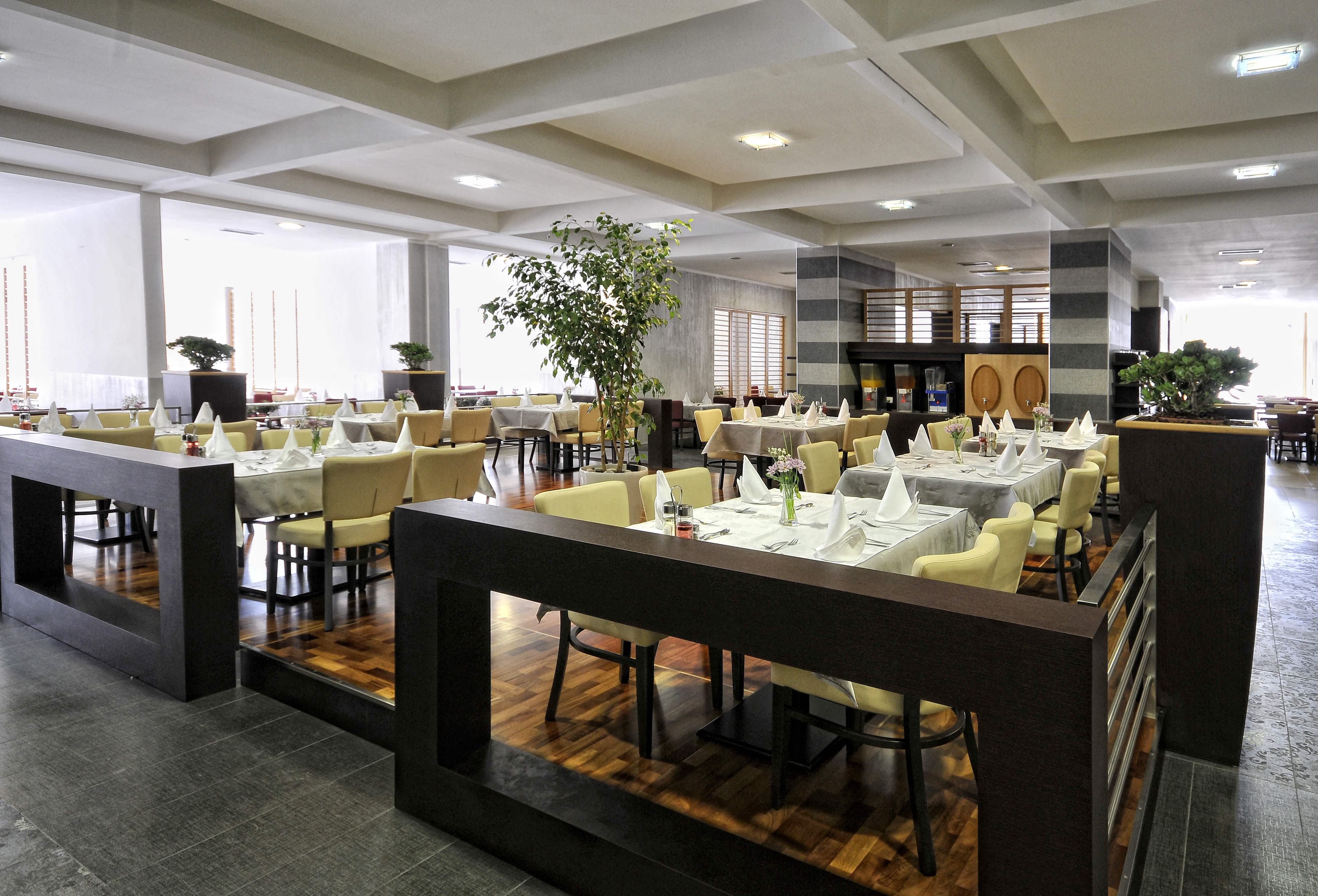 Tara Hotel 67/81